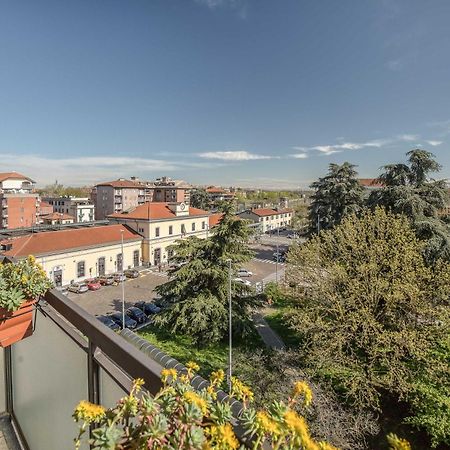Suite Angolo Alla Stazione - Appartamento Con Terrazzo Panoramico Павія Екстер'єр фото