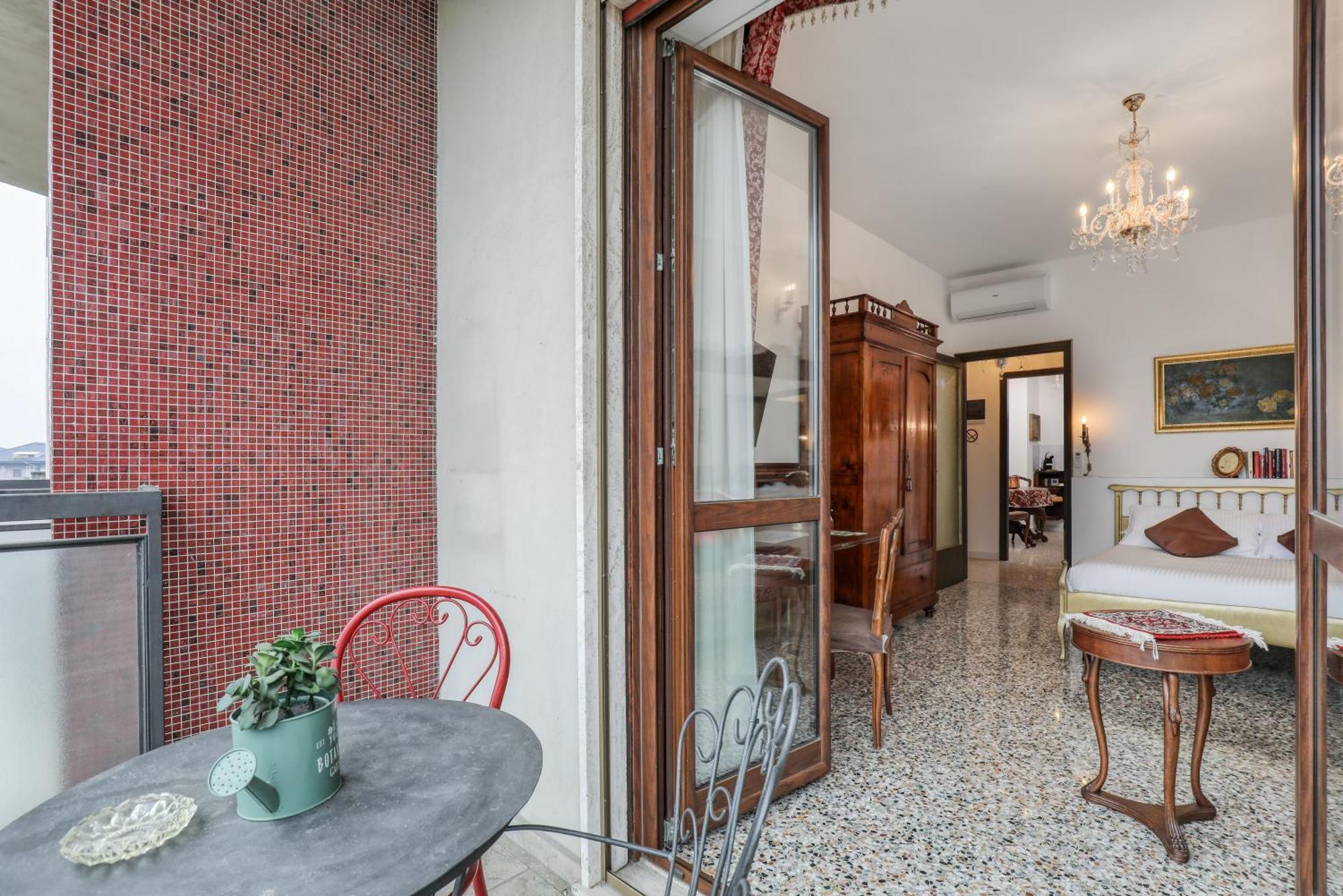 Suite Angolo Alla Stazione - Appartamento Con Terrazzo Panoramico Павія Екстер'єр фото