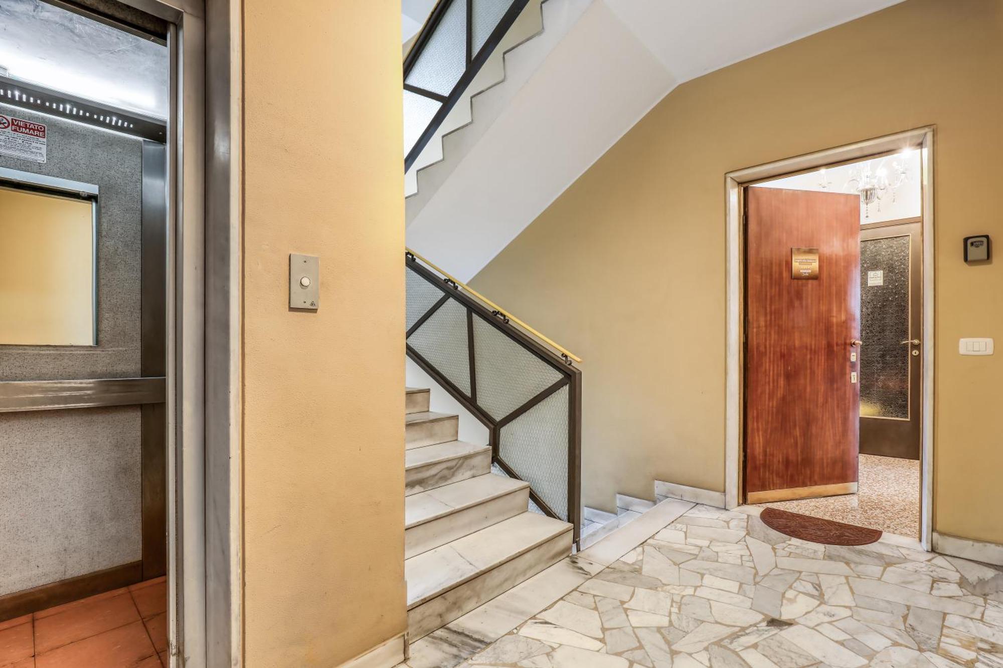 Suite Angolo Alla Stazione - Appartamento Con Terrazzo Panoramico Павія Екстер'єр фото