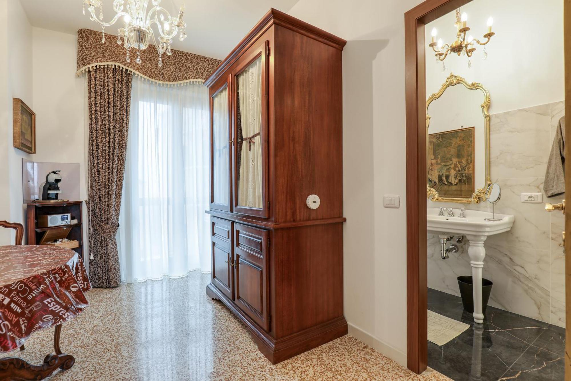Suite Angolo Alla Stazione - Appartamento Con Terrazzo Panoramico Павія Екстер'єр фото